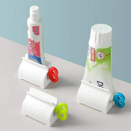 Toothpaste squeezer