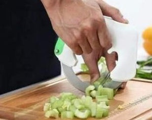 Rolling pizza cutter